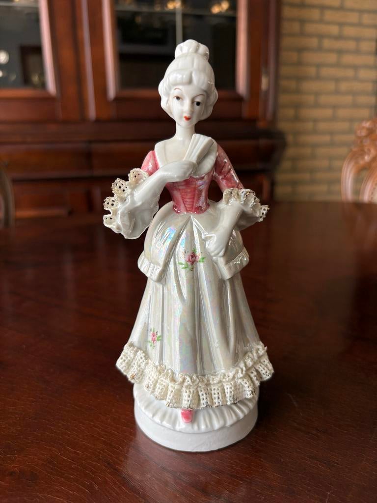 Vrouwen beeldje barok stijl, Ophalen, Gebruikt, Mens