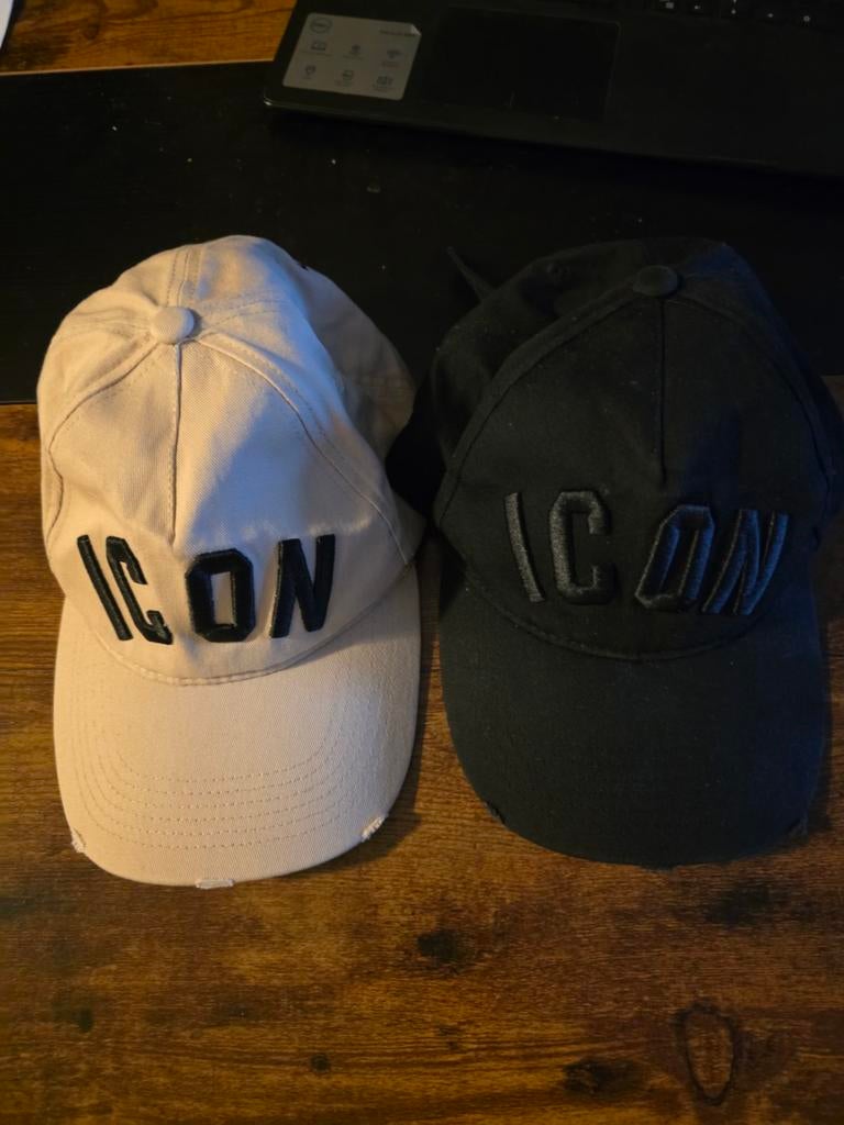 2 Dsquared2  petten €40 voor beide, Kleding | Heren, Ophalen of Verzenden, One size fits all