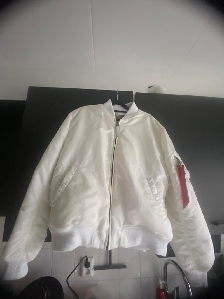 Alpha industries witte bomberjack, Ophalen of Verzenden, Zo goed als nieuw, Overige maten, Wit