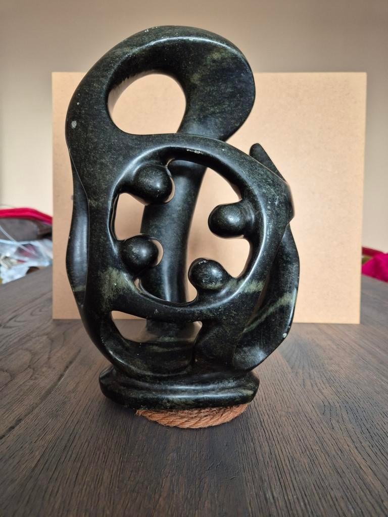 Mooi donkergroen beeld, waarschijnlijk speksteen, Ophalen