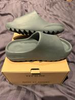 Yeezy Slides Slate Grey - Maat 38, Kleding | Dames, Schoenen, Slippers, Ophalen of Verzenden, Zo goed als nieuw, Grijs