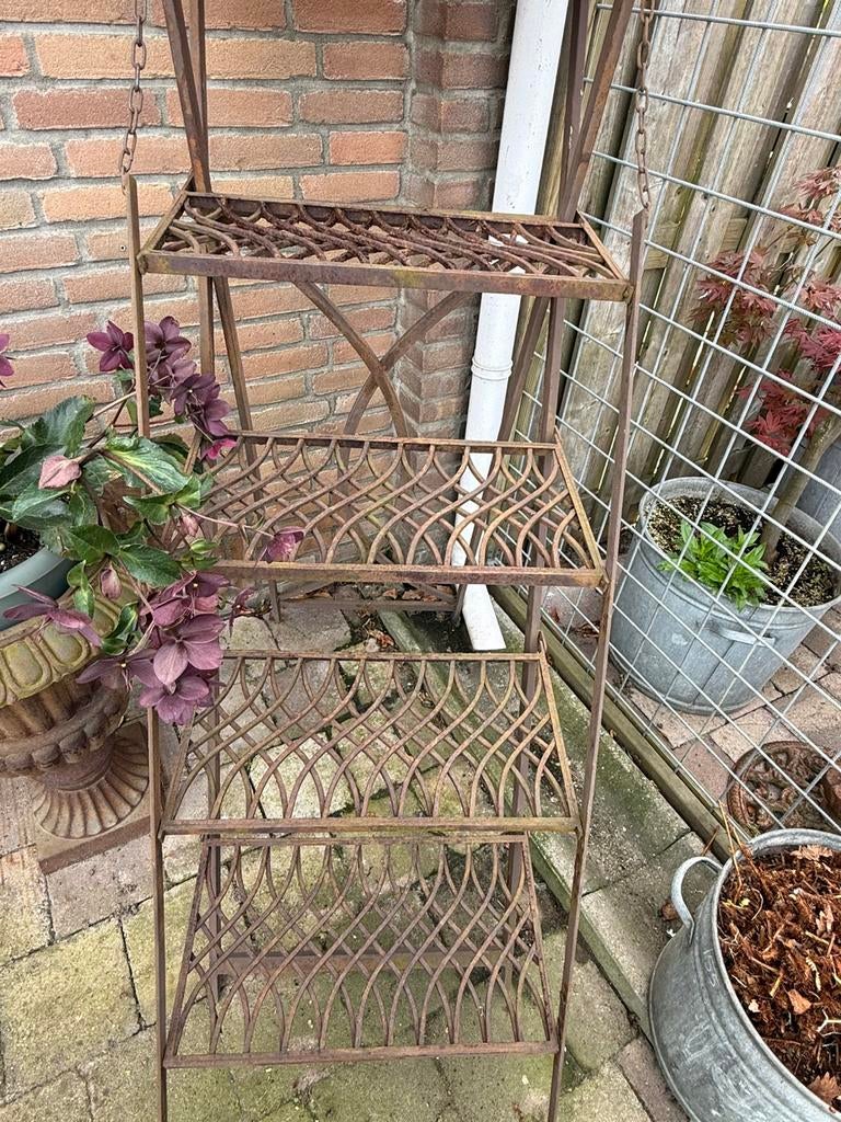 Etagere groot trap ijzeren trap 65€, Ophalen, Zo goed als nieuw