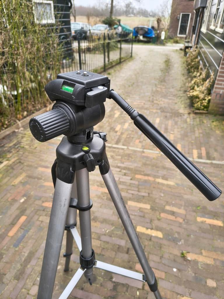 Statief Konig KN tripod 40, Audio, Tv en Foto, Fotografie | Statieven en Balhoofden, Gebruikt, Minder dan 150 cm, Met balhoofd