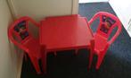 Tafel met 2 cars stoeltjes, Kinderen en Baby's, Kinderkamer | Tafels en Stoelen, Ophalen, Zo goed als nieuw, Tafel(s) en Stoel(en)