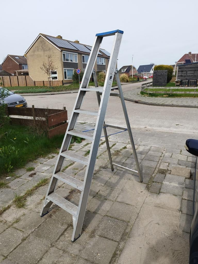 Solide bordestrap met 6 treden, Doe-het-zelf en Verbouw, Ophalen, Gebruikt, Trap