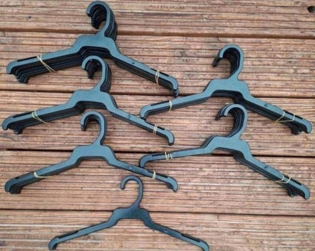 Partij aanbieding 53 kledinghangers breedte 38 cm, Ophalen, Zo goed als nieuw, Kunststof, Kinderen en Volwassenen