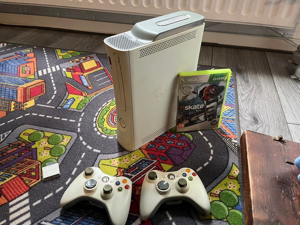 Xbox 360, Spelcomputers en Games, Ophalen, Gebruikt, Met 2 controllers, Met games