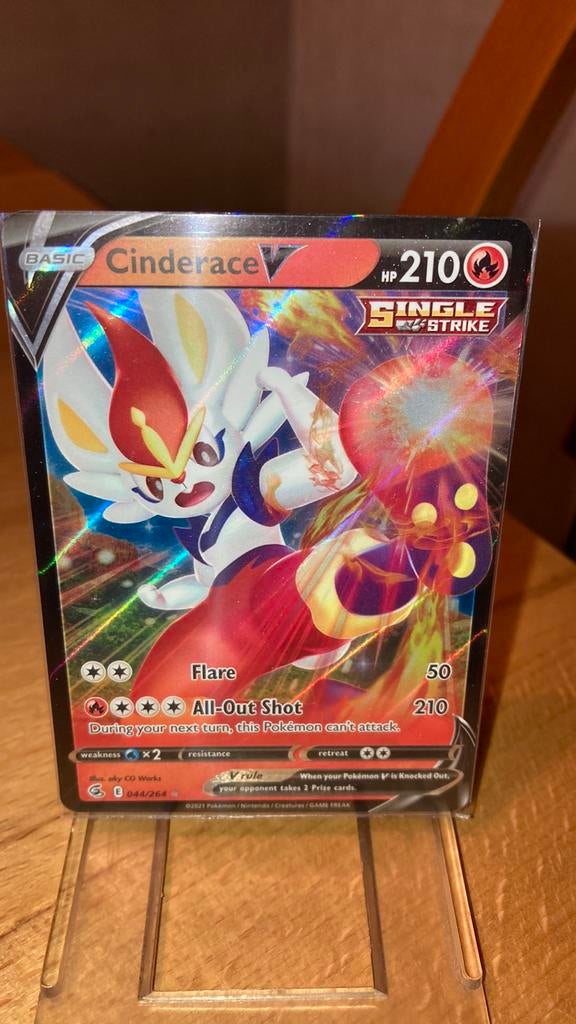 Pokemon Cinderace V 4/264 Fusion Strike 3,00 euro, Ophalen of Verzenden, Zo goed als nieuw