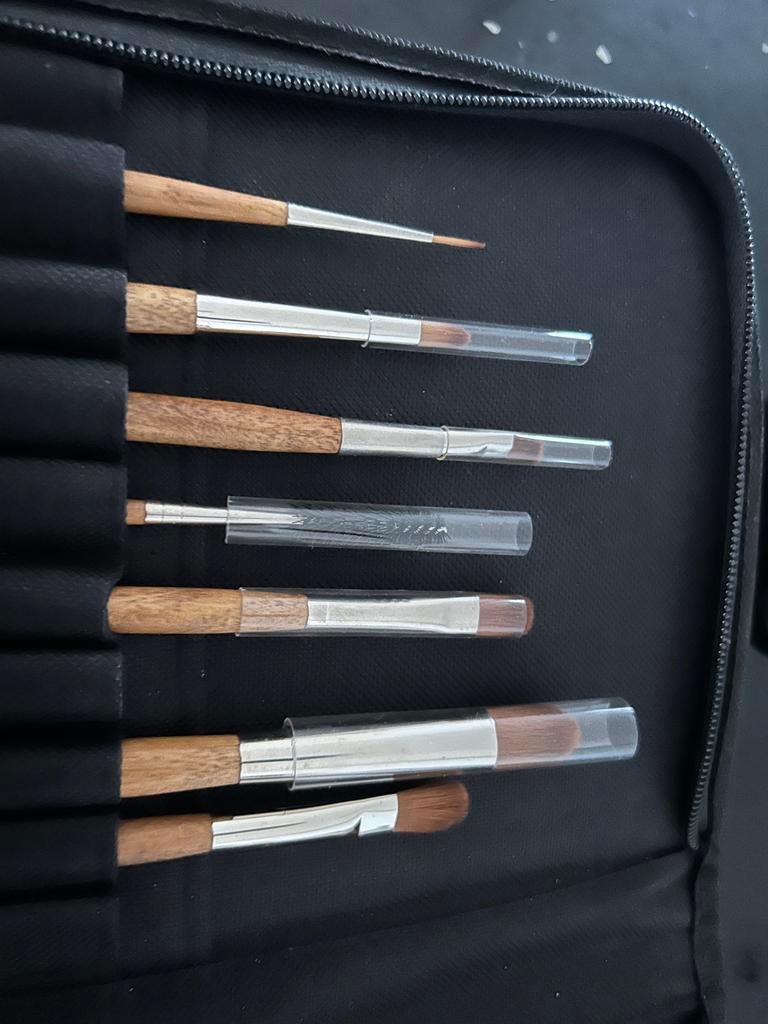 L’Oyé complete brushes in etui, Sieraden, Tassen en Uiterlijk, Uiterlijk | Cosmetica en Make-up, Ophalen, Nieuw, Toebehoren, Overige kleuren