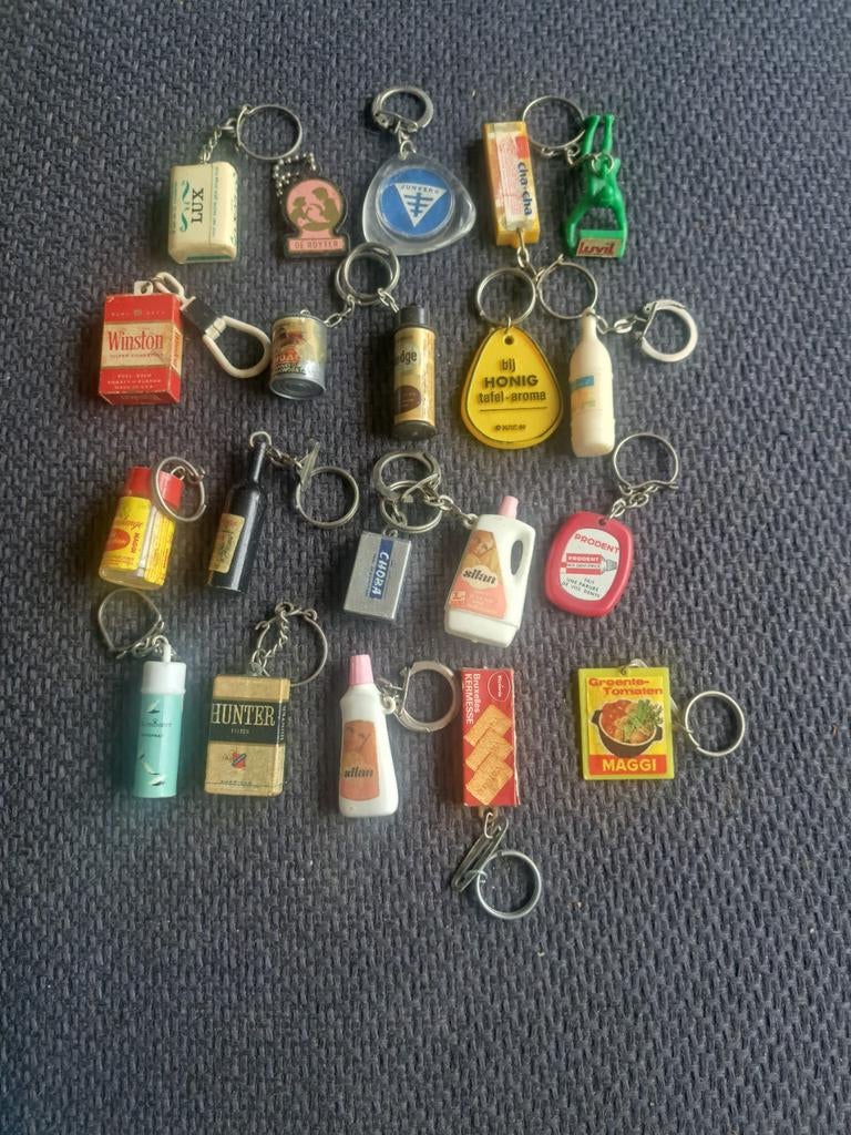 20 x vintage sleutelhanger 5, Verzamelen, Sleutelhangers, Verschillende, Gebruikt, Ophalen of Verzenden, N.b