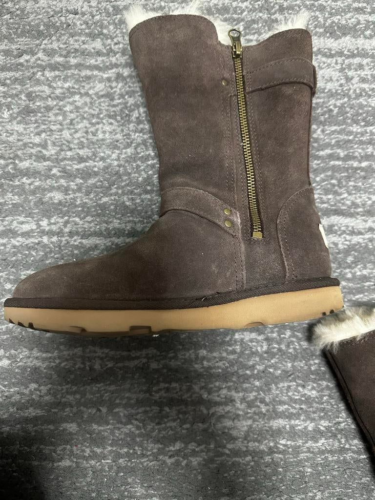 Ugg-achtige laarzen met bontvoering maat 33, Ophalen of Verzenden, Gedragen, Bruin, Lage of Enkellaarzen