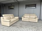 Lederen salon met 2 elek relaxen, Ophalen, Zo goed als nieuw, Rechte bank, 200 tot 250 cm