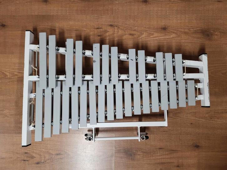 Klokkenspel / Marching Bells Dynasty Wit/Grijs - 27, Muziek en Instrumenten, Drumstellen en Slagwerk, Gebruikt, Overige merken