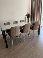 Massieve betonnen eettafel met glasplaat en stalen poten, Huis en Inrichting, Tafels | Eettafels, Ophalen, Gebruikt, 50 tot 100 cm