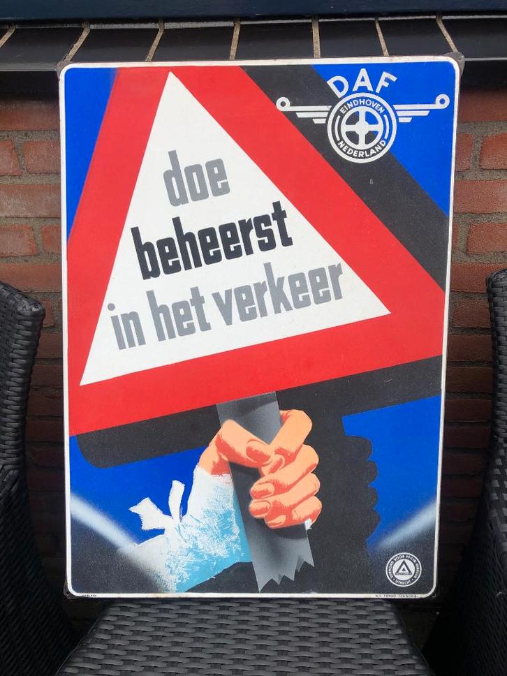 Oud Emaille DAF Eindhoven bord. Doe beheerst in het verkeer., Verzamelen, Merken en Reclamevoorwerpen, Gebruikt, Reclamebord, Ophalen of Verzenden