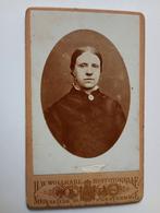 CDV Den Haag Vrouw, Verzamelen, Foto's en Prenten, Gebruikt, Foto, Ophalen of Verzenden, Voor 1940