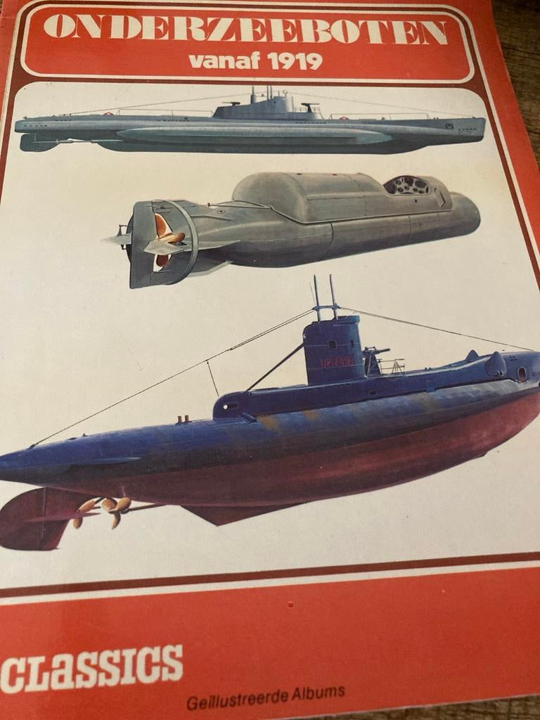 Onderzeeboten vanaf 1919 - Geïllustreerd Album, Ophalen of Verzenden, Tweede Wereldoorlog, Gelezen, Marine