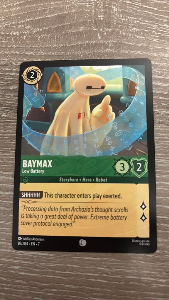 Disney Lorcana Baymax low battery 87-204 7ARI nonfoil, Ophalen of Verzenden, Zo goed als nieuw, Losse kaart