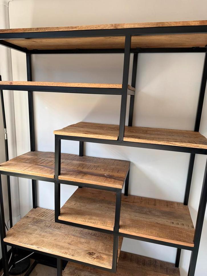 Vakkenkast Leenbakker Kyan zwart/naturel, Huis en Inrichting, Kasten | Boekenkasten, Gebruikt, 100 tot 150 cm, 150 tot 200 cm