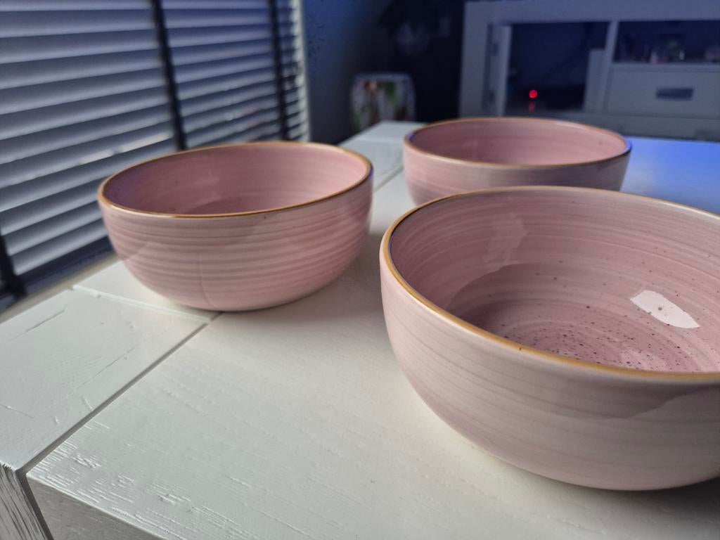 3 The Fade Collection roze kommen met gouden rand, Keramiek, Ophalen of Verzenden, Zo goed als nieuw, Kom(men)