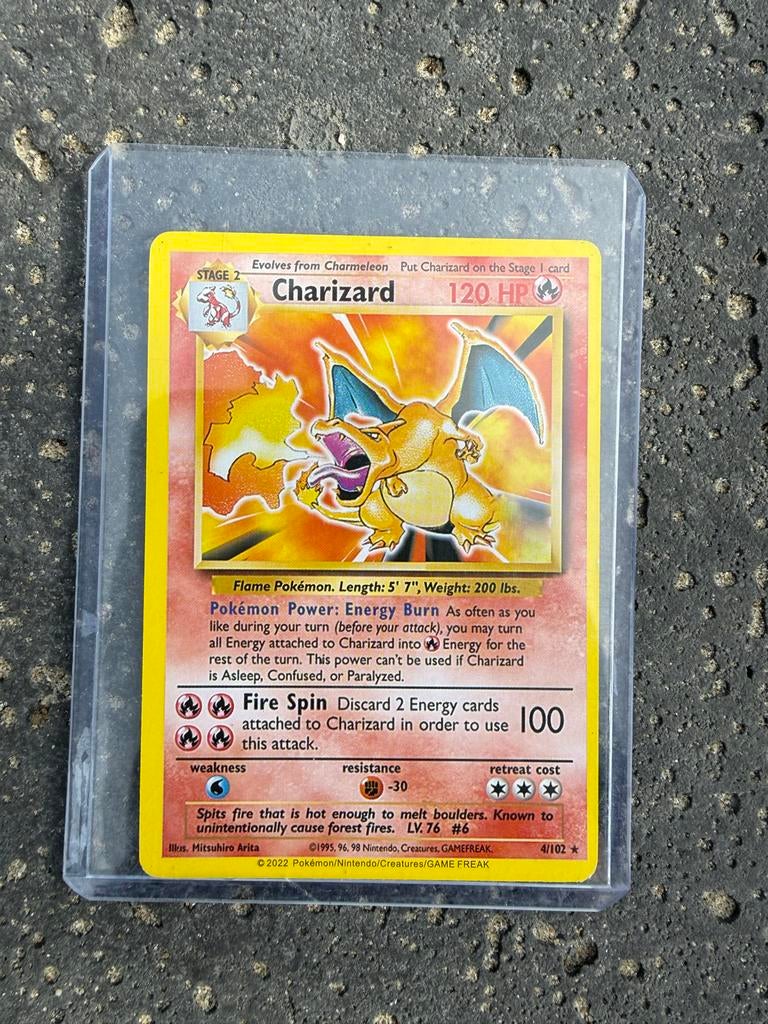 Pokémon Charizard Kaart 4/102 (Base Set 2), Ophalen of Verzenden, Gebruikt, Losse kaart