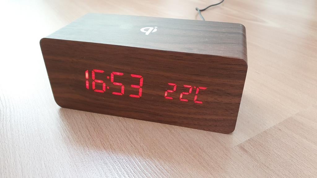 Wekker met draadloze lader en thermometer Wats Home, Ophalen of Verzenden, Gebruikt, Digitaal