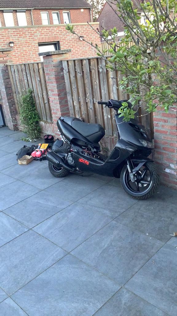 Aprilia sr125 tekoop/teruil