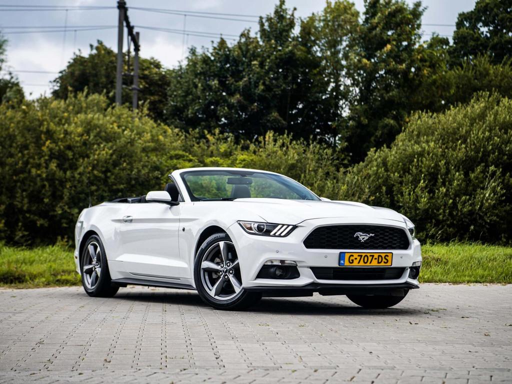 Ford Mustang Convertible 3.7 V6 305PK Automaat Camera Airco, Automaat, Gebruikt, Euro 6, Cabriolet