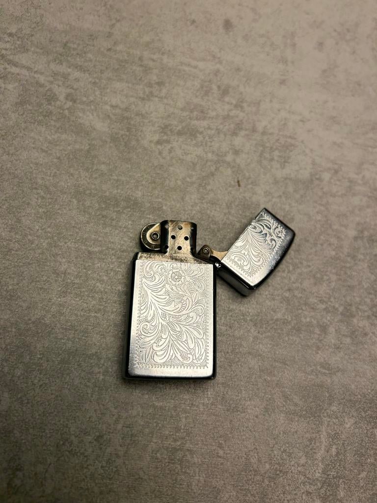 Vintage Zippo Venetian Chrome 1986 (K-codering), Verzamelen, Ophalen of Verzenden, Gebruikt, Aansteker