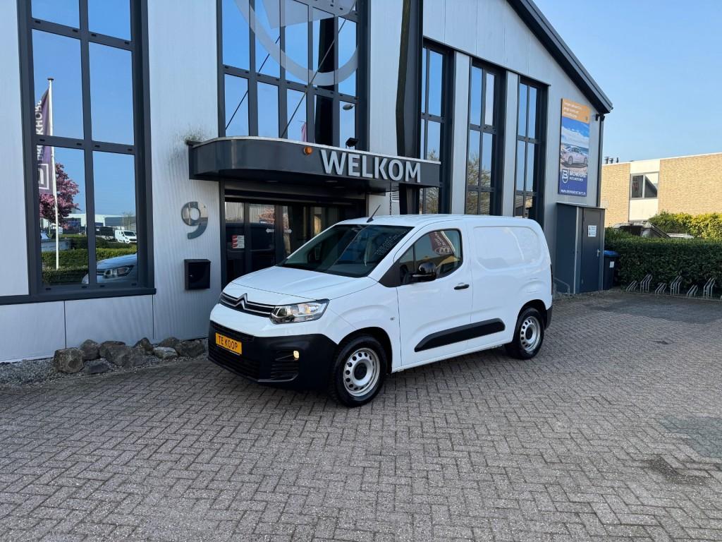 Opel COMBO-E 136pk 50KWh 3-pers, Navi, Camera, PDC, Cruisecn, Automaat, Navigatiesysteem, Wit, Opel