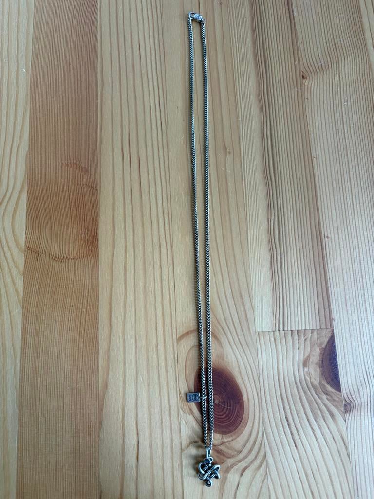 Zilverkleurige ketting met hanger Buddha to Buddha, Verzenden, Gebruikt, Zilver, Met hanger