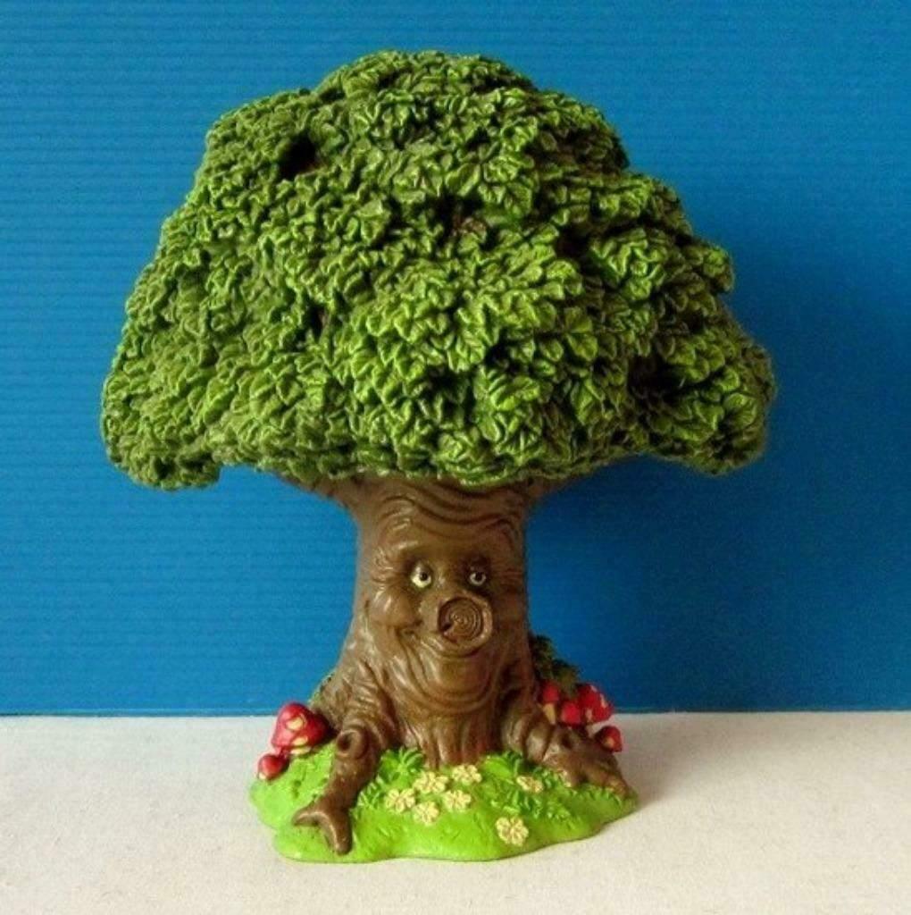 Sprookjesbos, boom als spaarpot (Rabobank) + 5 figuurtjes, Ophalen of Verzenden, Zo goed als nieuw, Beeldje of Poppetje