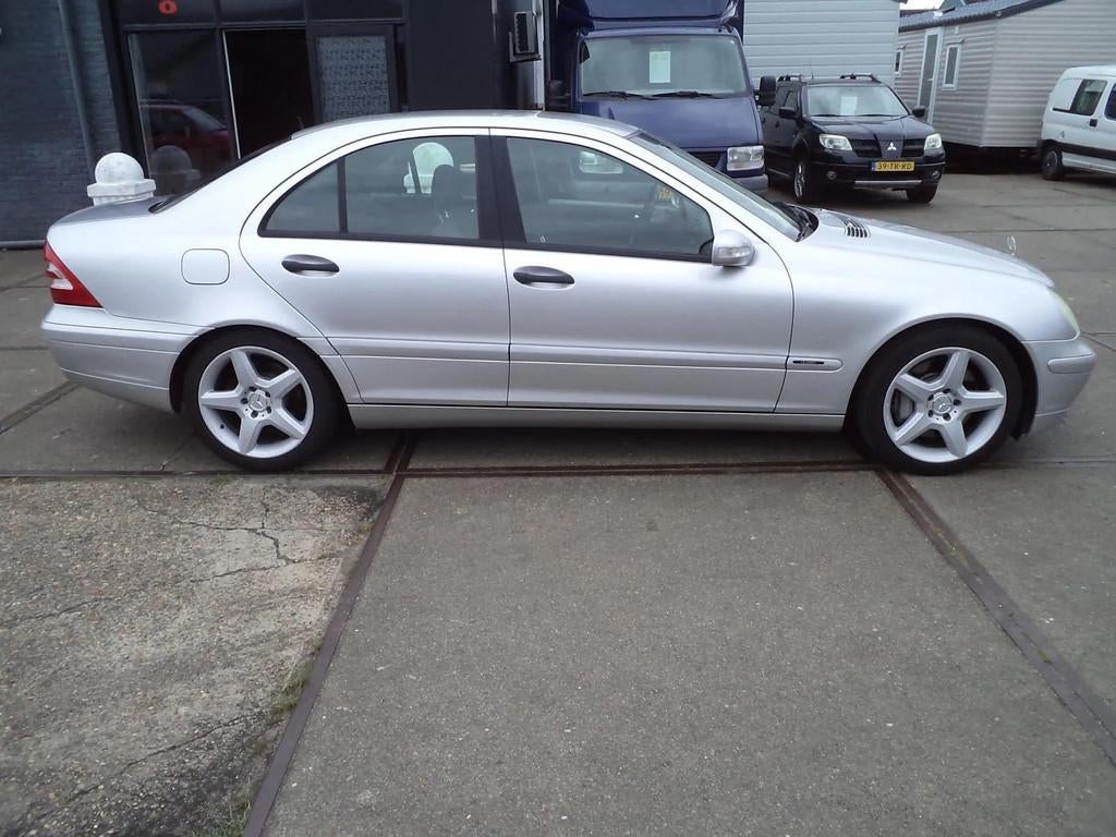 Mercedes-Benz C-klasse 180 K. Classic, Navigatiesysteem, Gebruikt, Zwart, 1796 cc