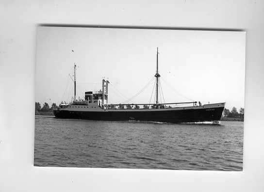 scheepvaart-foto-KNSM-amsterdam-libertas, Verzamelen, Scheepvaart, Ophalen of Verzenden, Zo goed als nieuw, Boek of Tijdschrift
