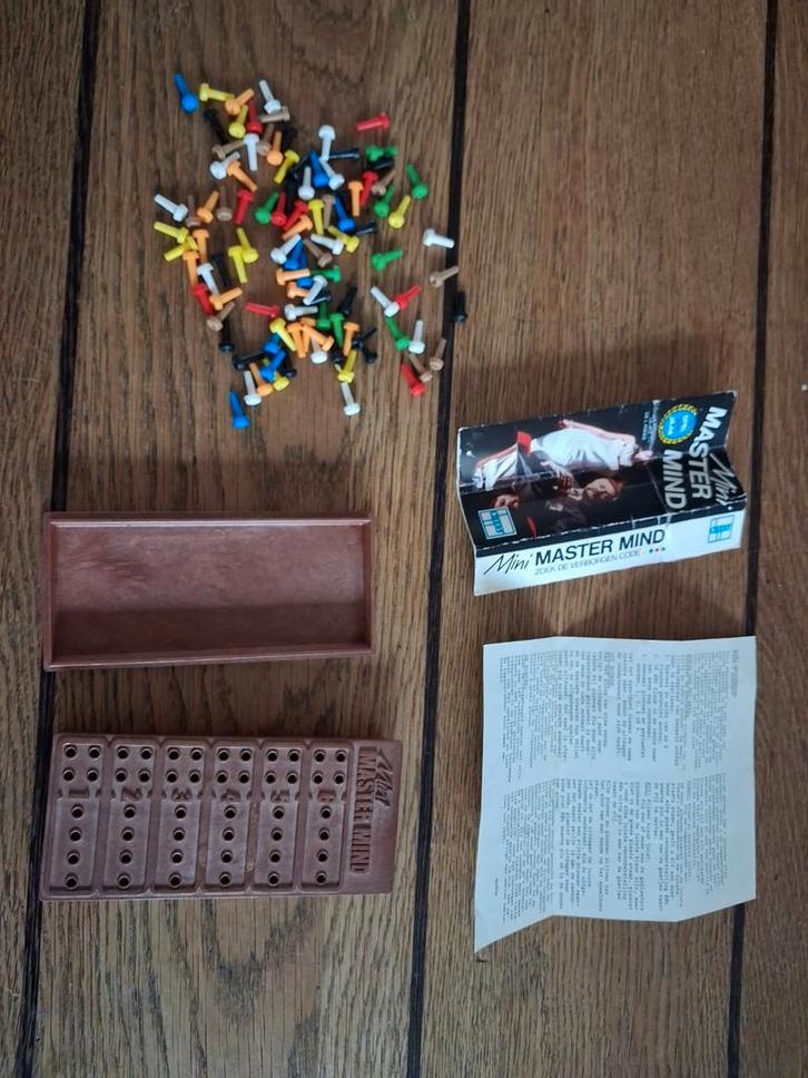 Mastermind Mini Reisspel - Vintage Editie, Hobby en Vrije tijd, Gezelschapsspellen | Bordspellen, Gebruikt, Een of twee spelers