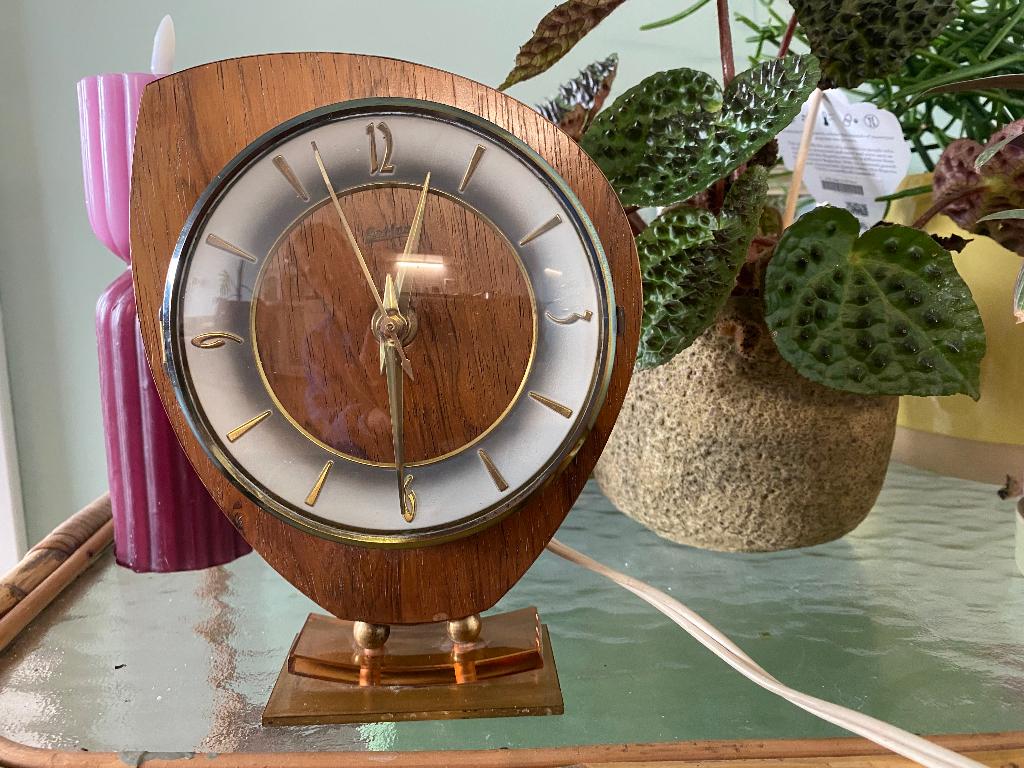 Vintage electrische tafelklokje van het merk Nufa, Antiek en Kunst, Antiek | Klokken, Ophalen of Verzenden