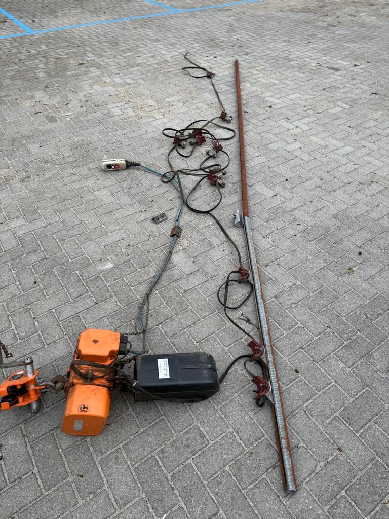 Zeer degelijke kettingtakel hitahi, Doe-het-zelf en Verbouw, Lieren en Takels, Ophalen of Verzenden, Gebruikt