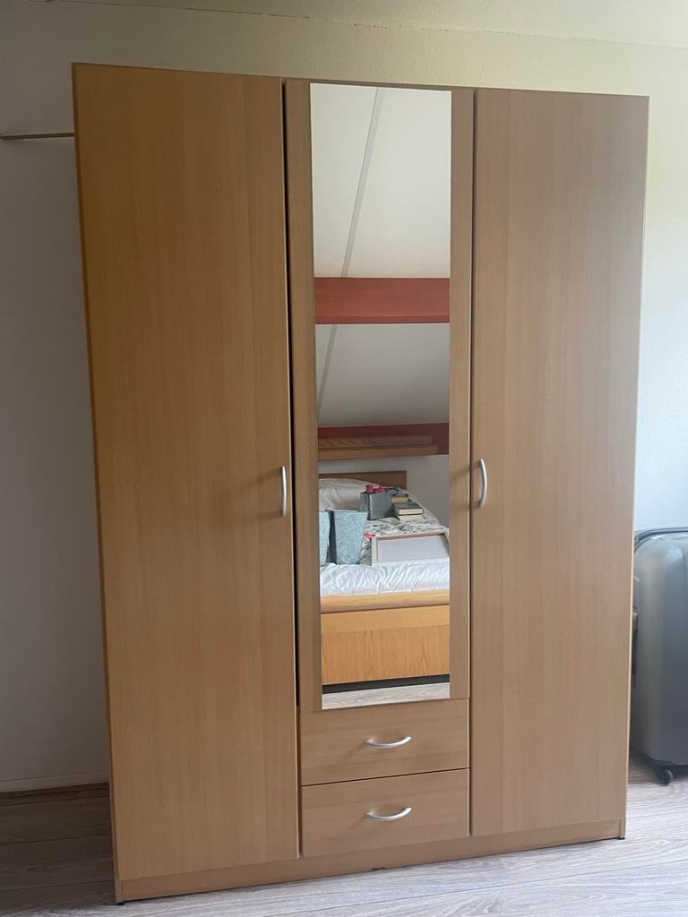 Mooie kledingkast met spiegel, Gebruikt, 100 tot 150 cm, 200 cm of meer, Ophalen of Verzenden