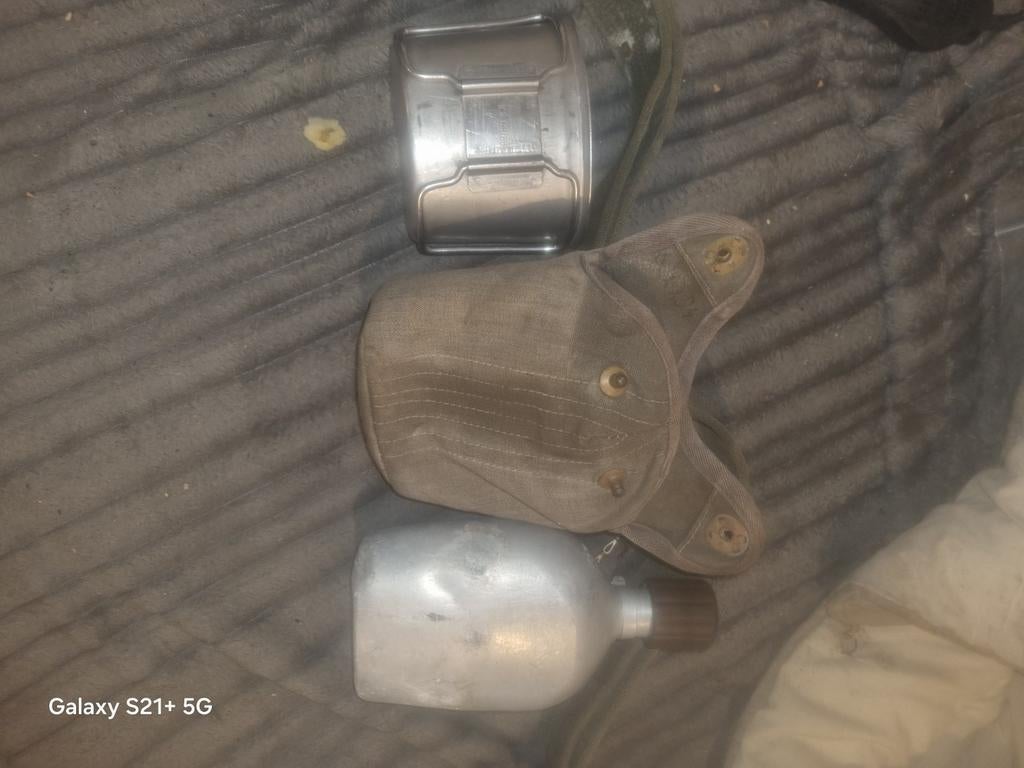 Militair veldfles met hoes en beker, Ophalen of Verzenden