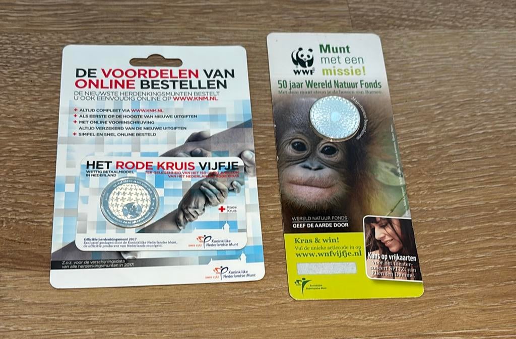 2 maxi coincards KNM vijfjes WNF en Rode Kruis, Postzegels en Munten, Munten | Nederland, Ophalen of Verzenden, Koningin Beatrix