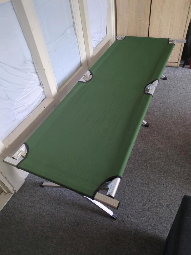 Opvouwbaar veldbed / campingbed - Groen, Caravans en Kamperen, Kampeeraccessoires, Zo goed als nieuw, Ophalen of Verzenden