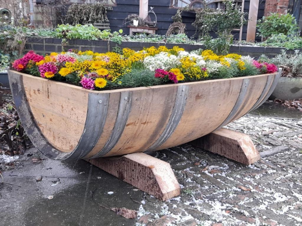 Liggend wijnvat plantenbak - groot eiken houten bloembak, Tuin en Terras, Bloembakken en Plantenbakken, Rond, Ophalen of Verzenden