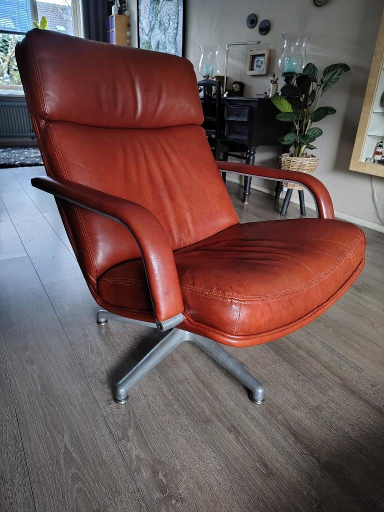 Artifort draai fauteuils, Ophalen, Gebruikt, 50 tot 75 cm, Leer