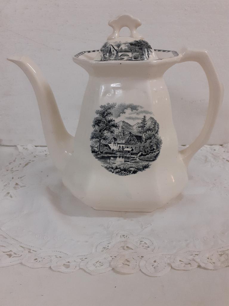 Societe Ceramique - Landschap - mooie koffiekan, Ophalen of Verzenden