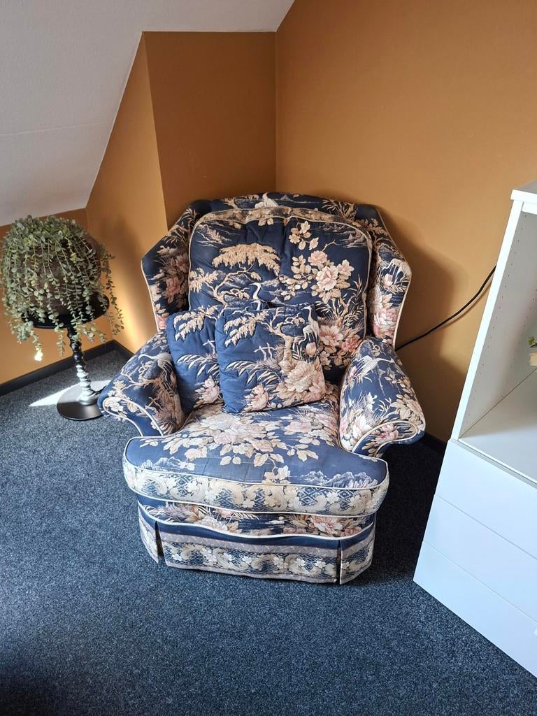 Gekleurde fauteuil met bloemenprint, Ophalen, Minder dan 75 cm, Zo goed als nieuw, Stof
