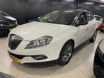 Lancia DELTA 1.4 M.AIR PLATINO Panorama Dak Parkeerhulp Navi, Auto's, Lancia, Voorwielaandrijving, Euro 5, 4 cilinders, Met garantie (alle)