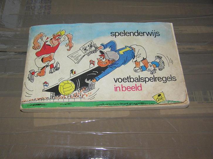 Spelenderwijs- Tekeningen Dik Bruynesteyn, Boeken, Sportboeken, Gelezen, Balsport, Ophalen of Verzenden