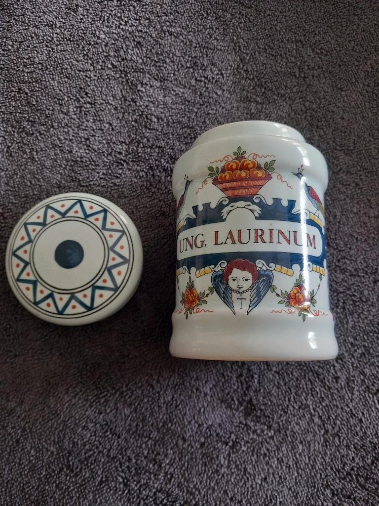 Unguentum laurinum Delfts blauw, Ophalen