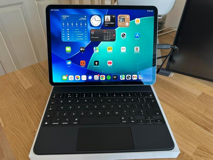 IPad Pro 11 inch M2 (4e generatie) + Magic Keyboard, Computers en Software, Apple iPads, Zo goed als nieuw, Apple iPad, Wi-Fi