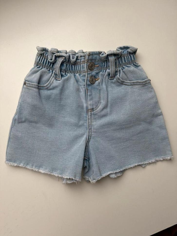 ZARA korte broek short jeans nieuwstaat maat 104, Kinderen en Baby's, Kinderkleding | Maat 104, Zo goed als nieuw, Jongen of Meisje